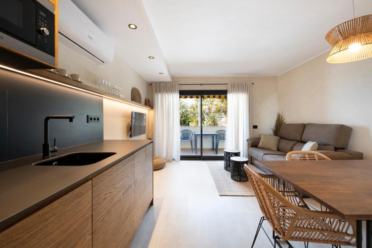 Apartamentos Marplana Castelldefels Exteriör bild