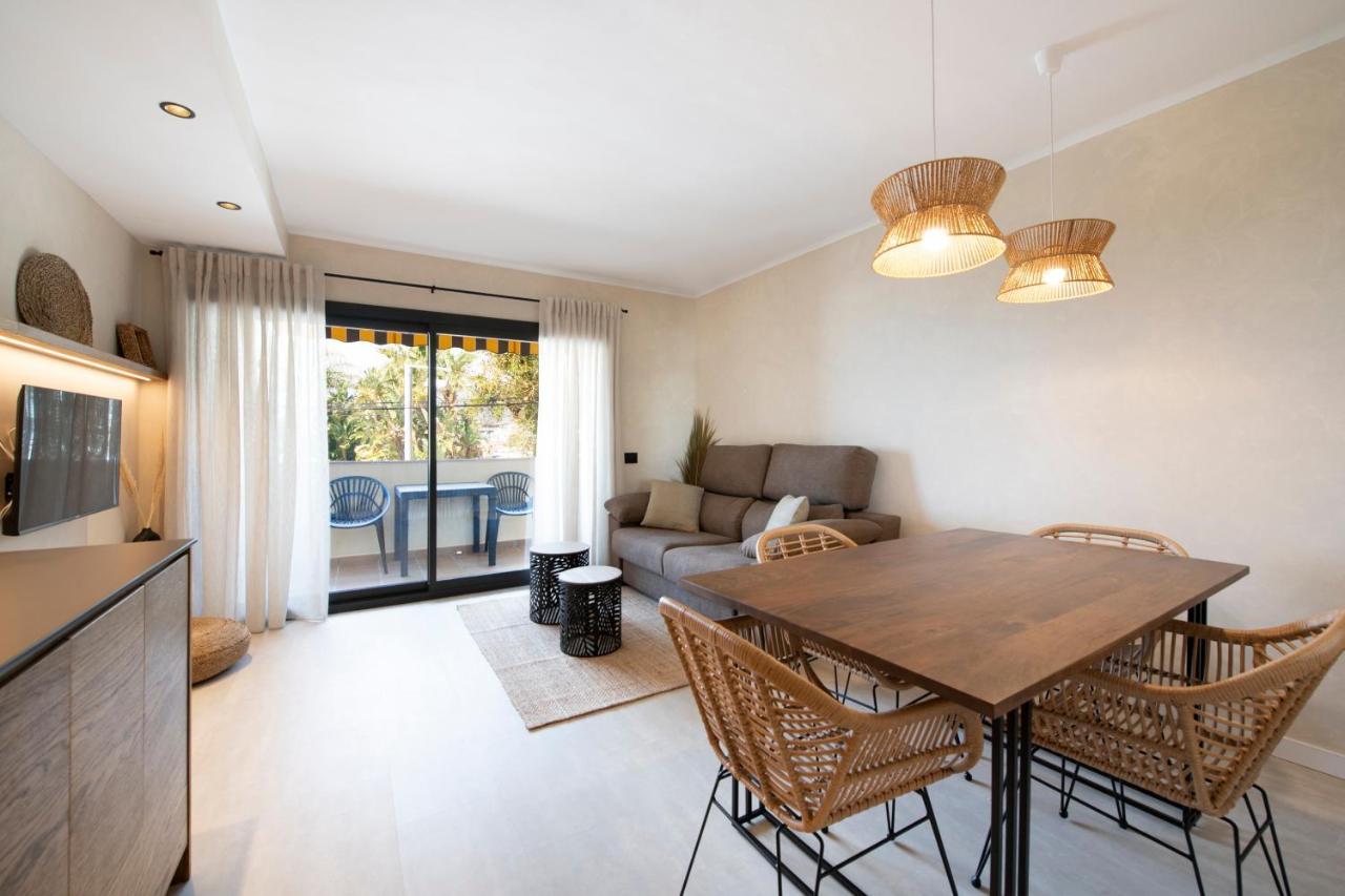 Apartamentos Marplana Castelldefels Exteriör bild