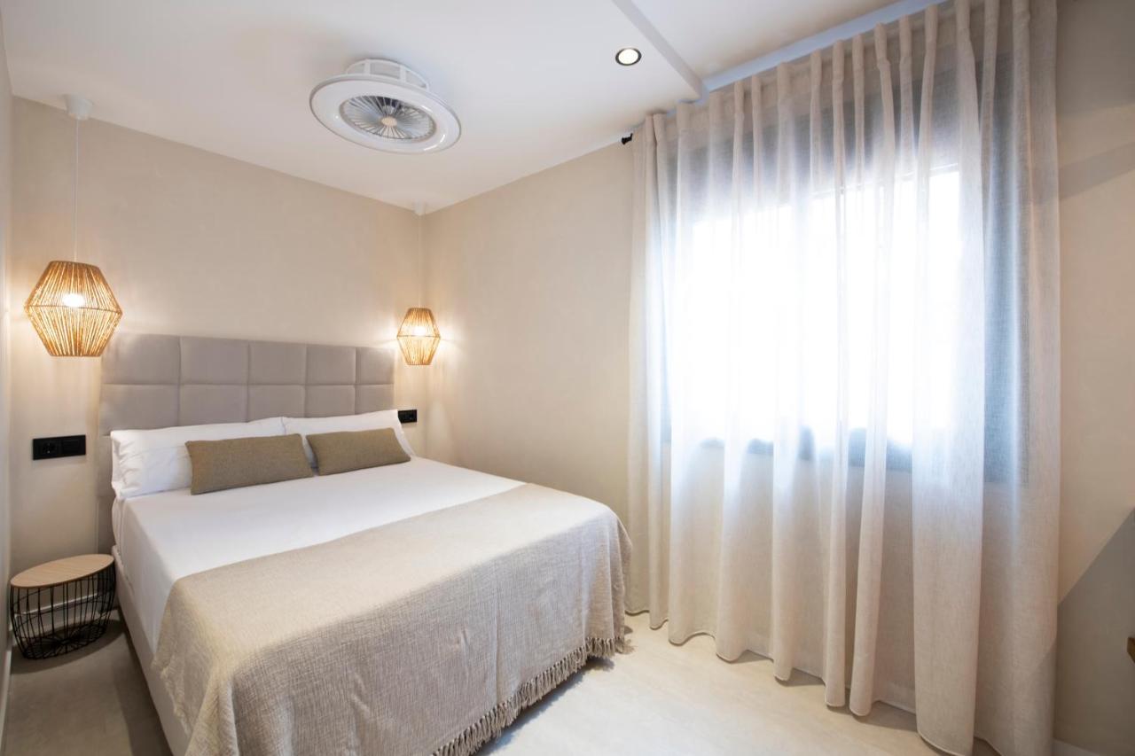 Apartamentos Marplana Castelldefels Exteriör bild